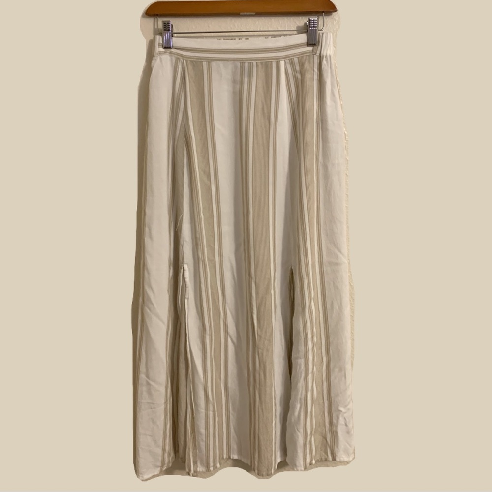 High waisted skirt